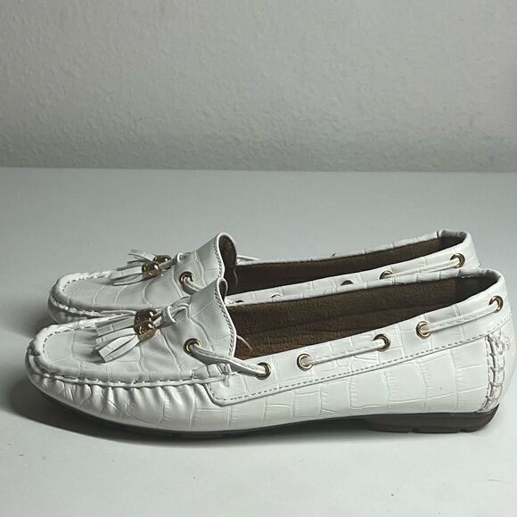 Janessa Buckle Crocodile Print Lok Fu Beanie Loafers Size 40 EU/ 7,5 US - Picture 2 of 7